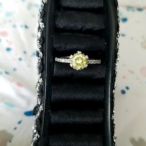 Size 7 yellow round stone costume jewelry